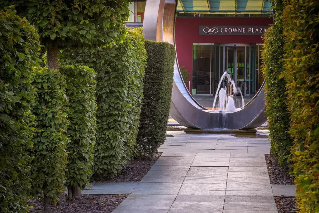 Crowne Plaza – Thames Path accommodation
