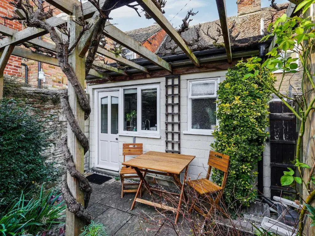 September Cottage – Thames Path accommodation