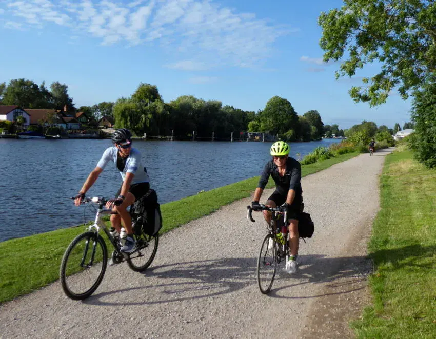 The Thames Path cycle route