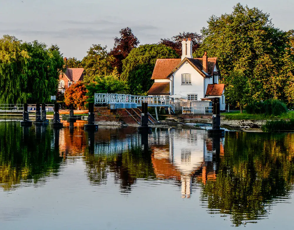 Goring on the Thames Path
