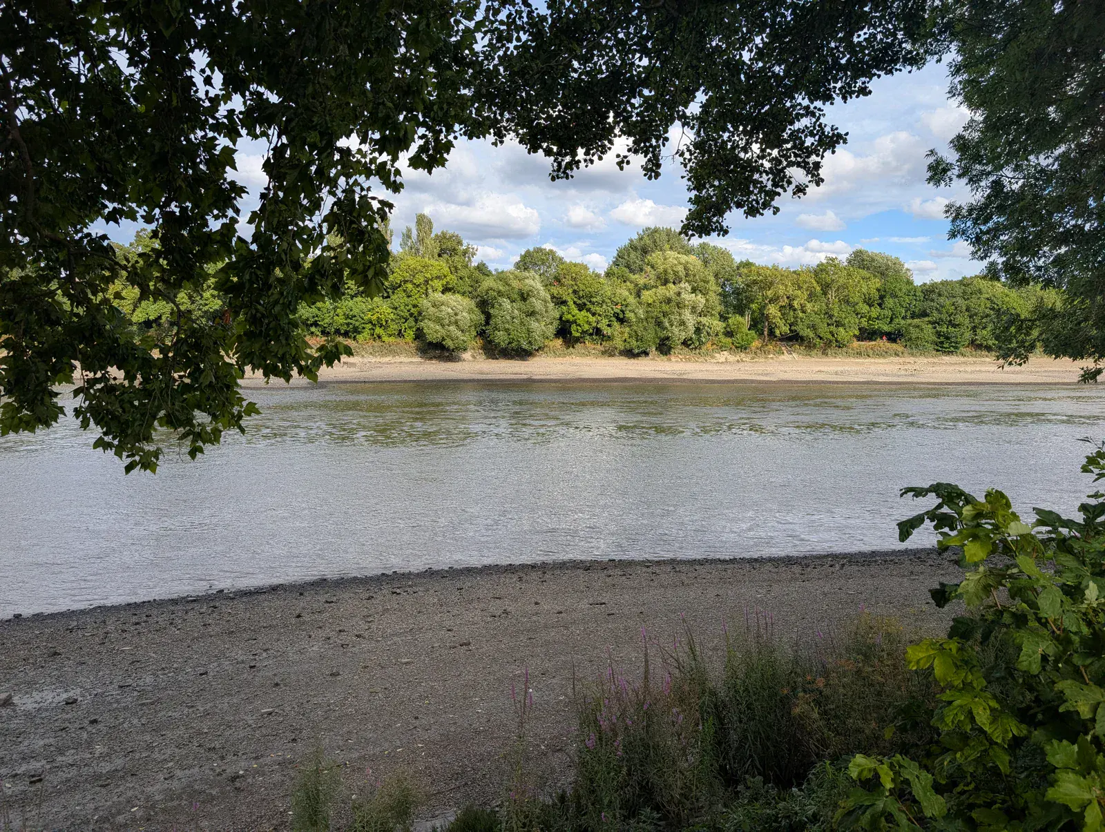 Walking the Thames Path